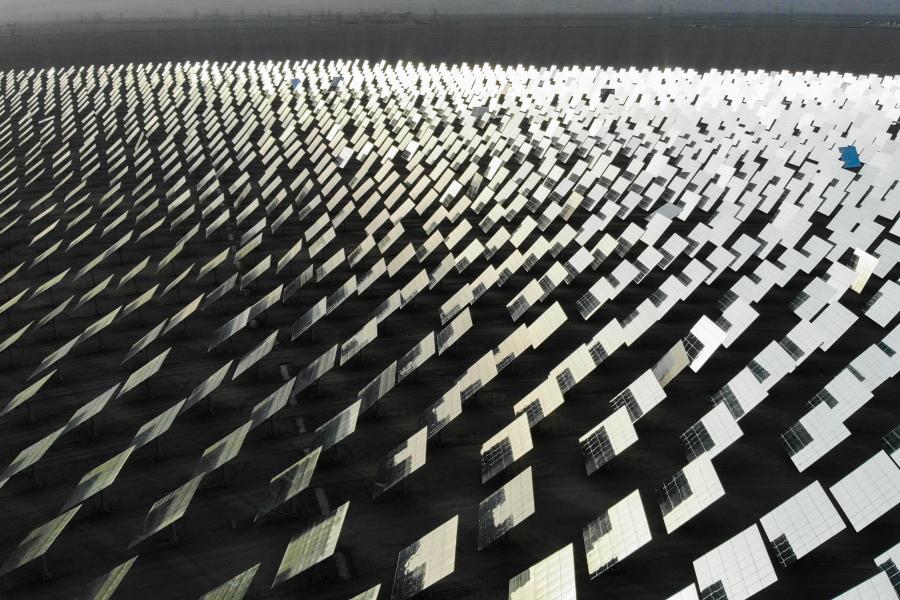 نیروگاه خورشیدی با 12000آینه